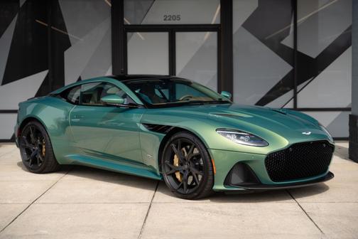 2021 Aston Martin DBS Base