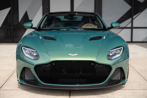 2021 Aston Martin DBS Base