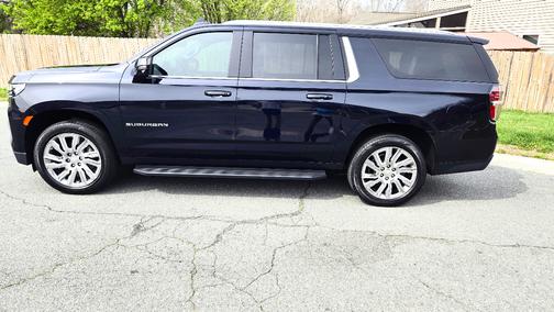 Blue 2021 Chevrolet Suburban LT
