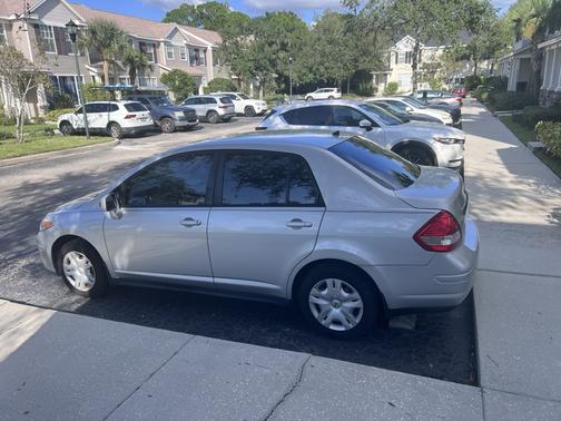2010 Nissan Versa 1.8 S