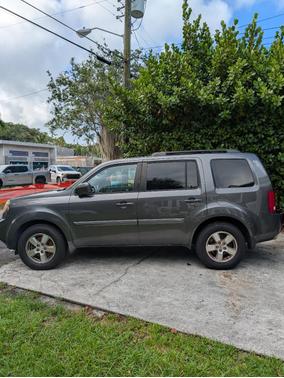 Gray 2011 Honda Pilot EX-L