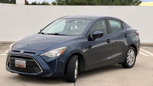 Blue 2018 Toyota Yaris iA Base