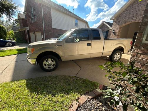 Beige 2010 Ford F-150 XL SuperCab