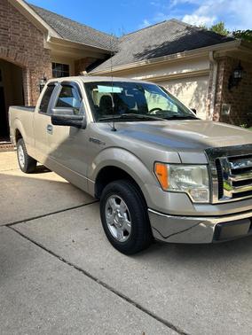 Beige 2010 Ford F-150 XL SuperCab