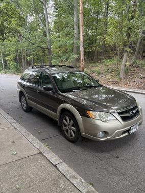 Brown 2008 Subaru Outback 2.5 i