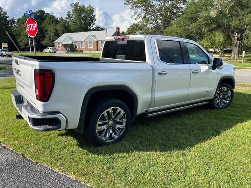 White 2023 GMC Sierra 1500 Denali