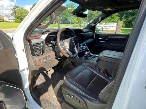 White 2023 GMC Sierra 1500 Denali