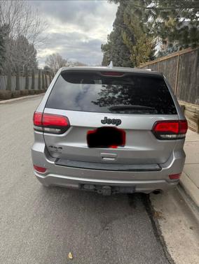 Silver 2017 Jeep Grand Cherokee Altitude