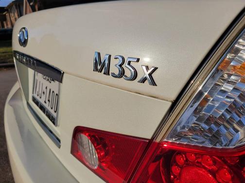2007 INFINITI M35 x
