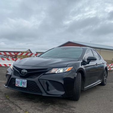 2020 Toyota Camry SE