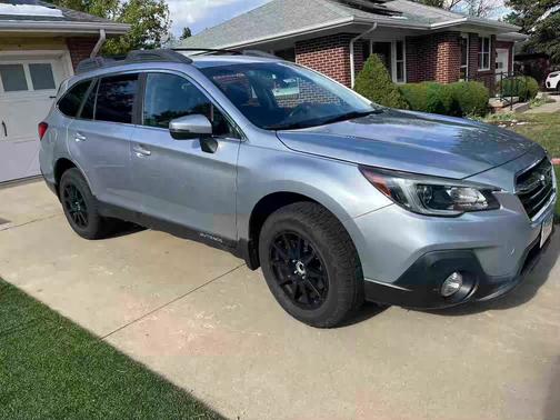 Silver 2019 Subaru Outback 2.5i Premium