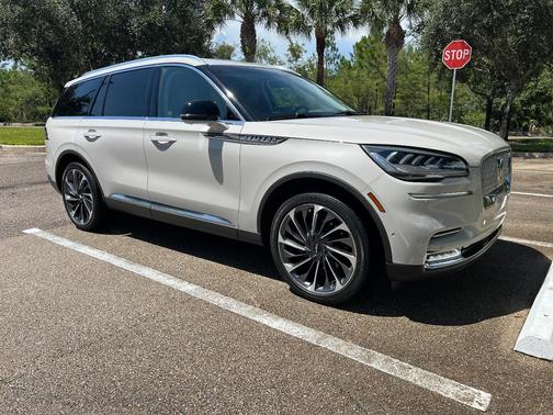 White 2021 Lincoln Aviator Reserve AWD