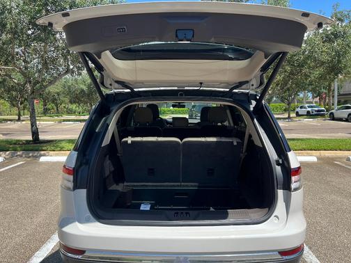 White 2021 Lincoln Aviator Reserve AWD