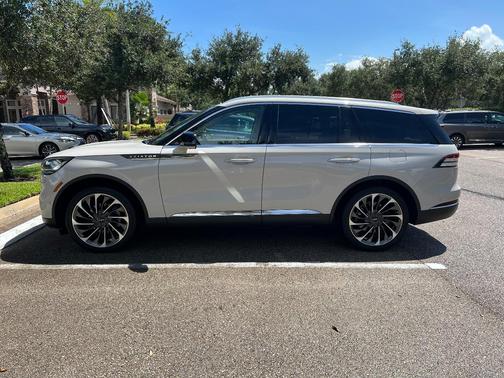 White 2021 Lincoln Aviator Reserve AWD