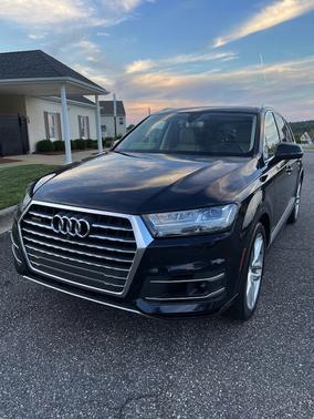 Photo 1 of 19 of 2017 Audi Q7 3.0T Premium