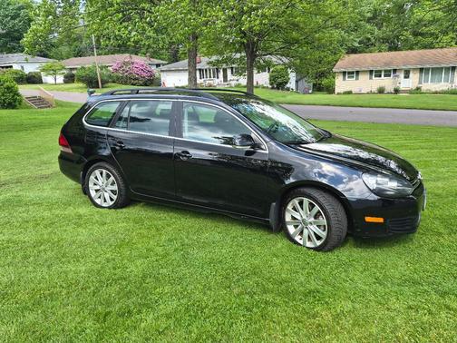 Black 2013 Volkswagen Jetta SportWagen TDI