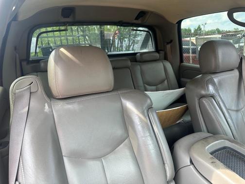 Red 2005 Chevrolet Avalanche 1500 Z66