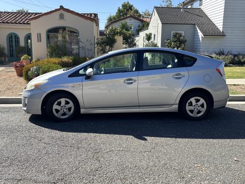 2010 Toyota Prius I