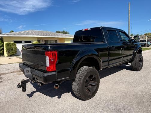 Black 2017 Ford F-250 Platinum