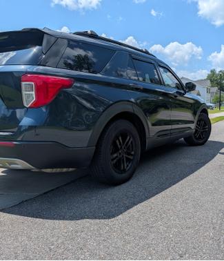 Blue 2022 Ford Explorer XLT