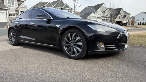 2015 Tesla Model S 85D