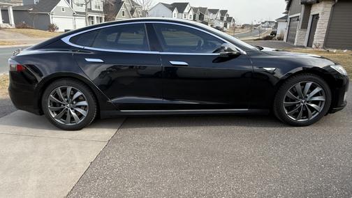 2015 Tesla Model S 85D