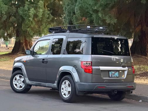 Silver 2009 Honda Element LX