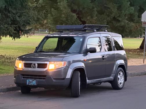 Silver 2009 Honda Element LX