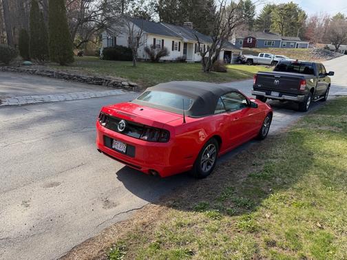 Red 2014 Ford Mustang V6 Premium