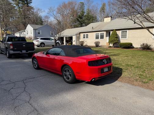 Red 2014 Ford Mustang V6 Premium