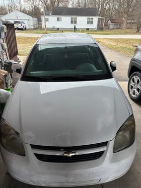White 2010 Chevrolet Cobalt LT