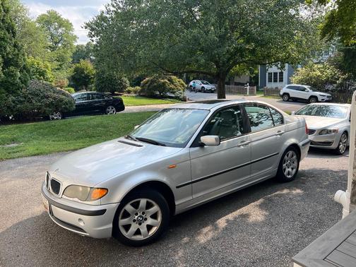 Silver 2004 BMW 325 i