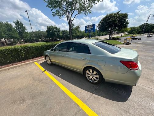 2005 Toyota Avalon XLS