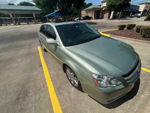 2005 Toyota Avalon XLS