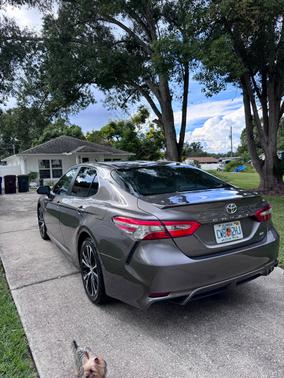 Gray 2018 Toyota Camry SE