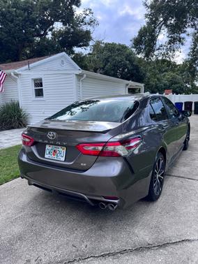 Gray 2018 Toyota Camry SE