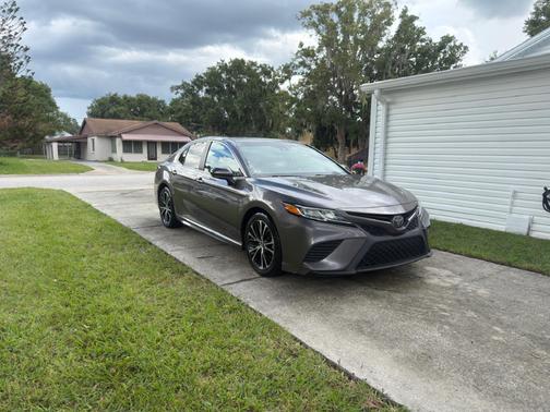 Gray 2018 Toyota Camry SE