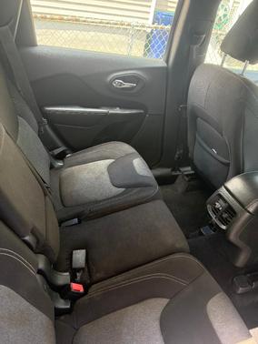 Gray 2014 Jeep Cherokee Sport