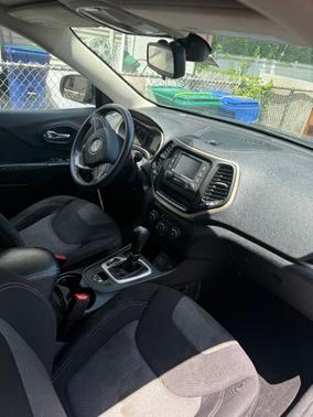 Gray 2014 Jeep Cherokee Sport