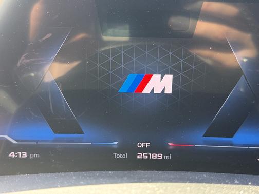 Gray 2024 BMW X7 M60i