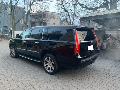 2018 Cadillac Escalade ESV Luxury