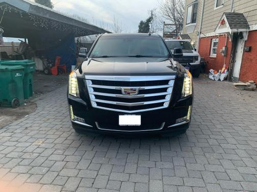 2018 Cadillac Escalade ESV Luxury