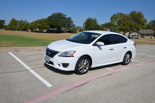 White 2014 Nissan Sentra SR