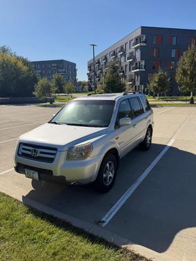 Silver 2008 Honda Pilot EX-L