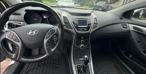 White 2015 Hyundai ELANTRA SE