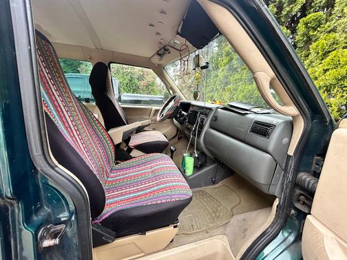 Green 2003 Volkswagen Eurovan GLS