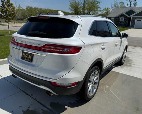 White 2019 Lincoln MKC Select