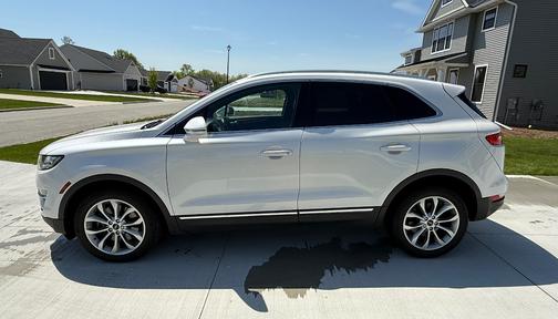 White 2019 Lincoln MKC Select