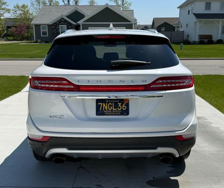 White 2019 Lincoln MKC Select