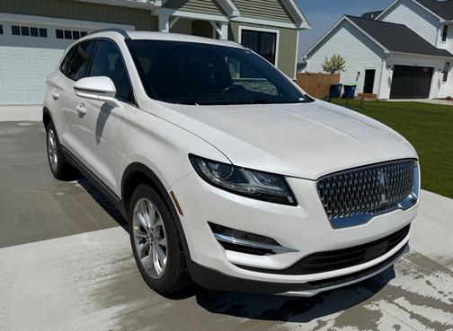 White 2019 Lincoln MKC Select